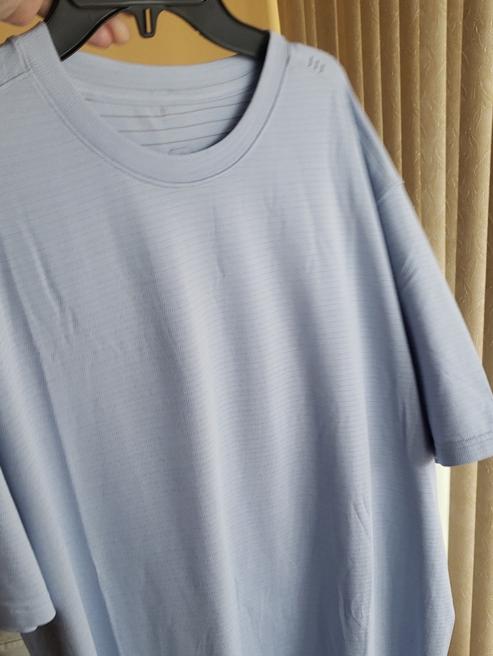 lululemon athletica Men's Light Blue Short Sleeve Tee